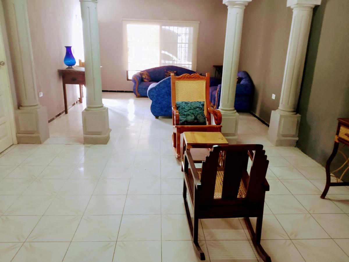 Casa Ixchel - 450M To Downtown, Wifi, Hot Water, Ac Hotell Valladolid  Exteriör bild